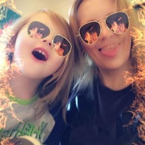 Meet your Posher, Carrie